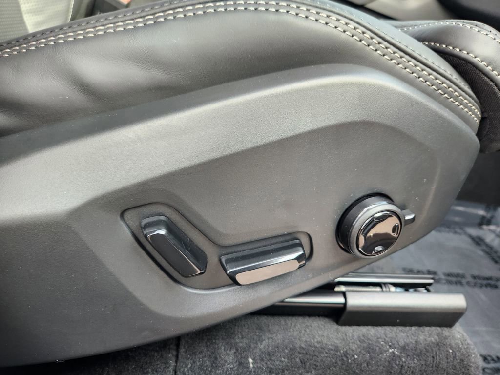 New 2026 Volvo XC90 B6 Ultra w/ Lounge Package image 21