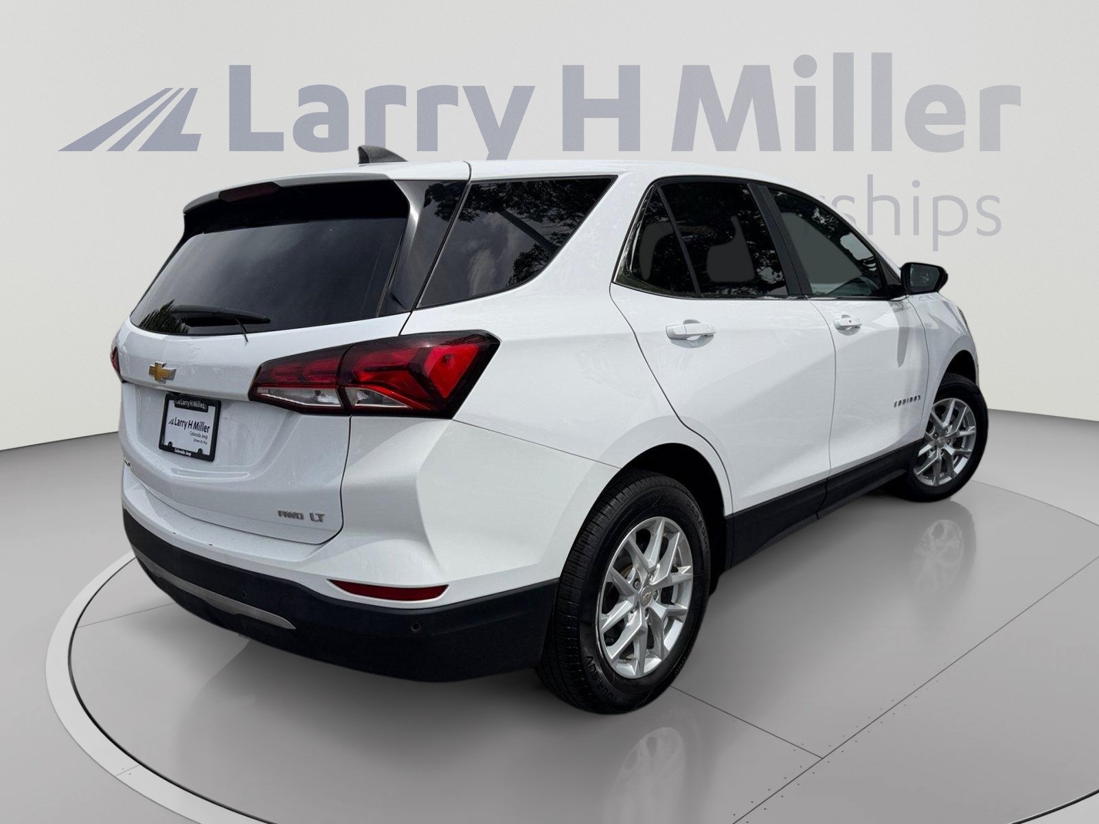 Used 2024 Chevrolet Equinox LT AWD/4WD image 5