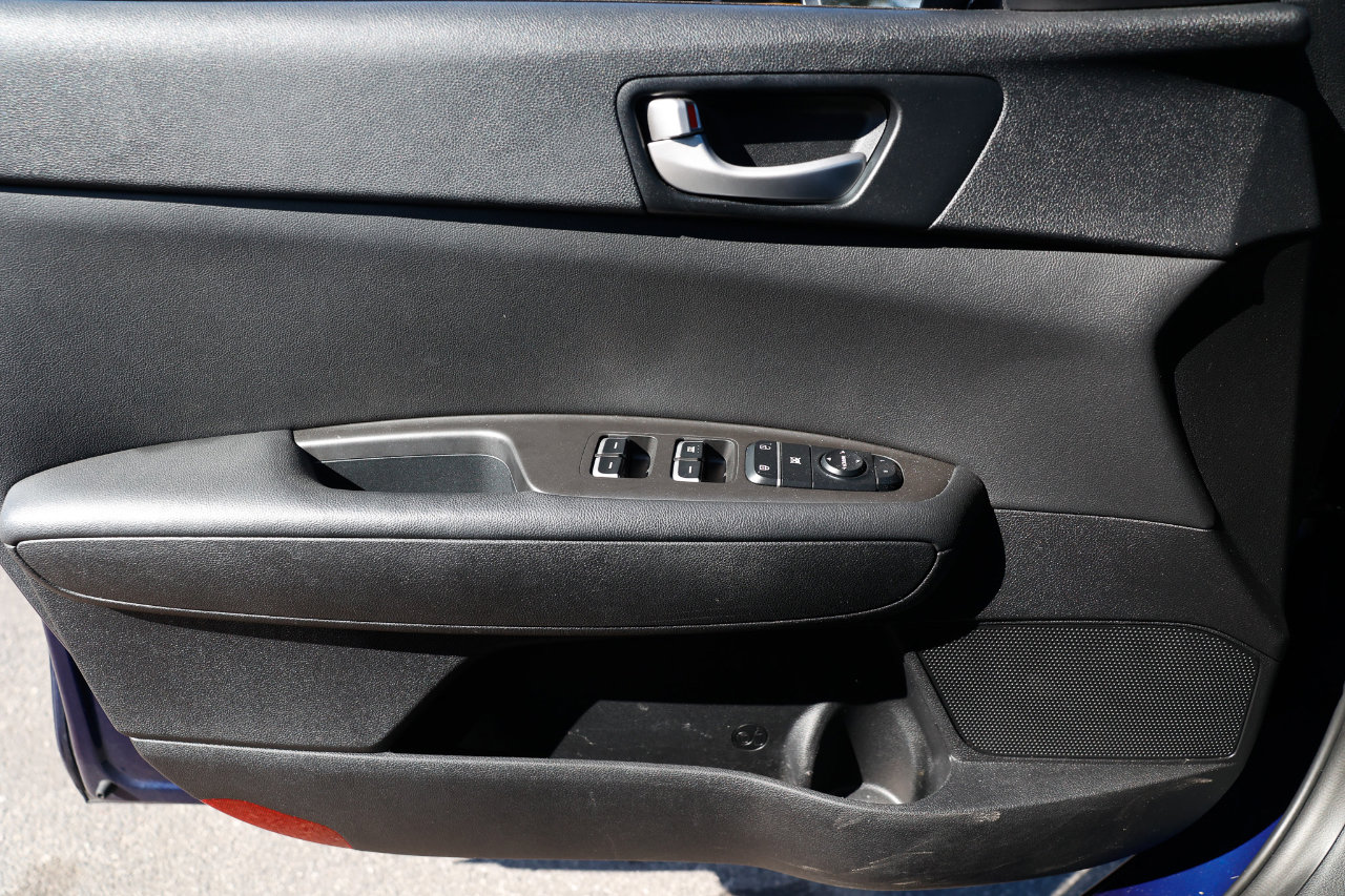 Used 2017 Kia Optima LX image 40