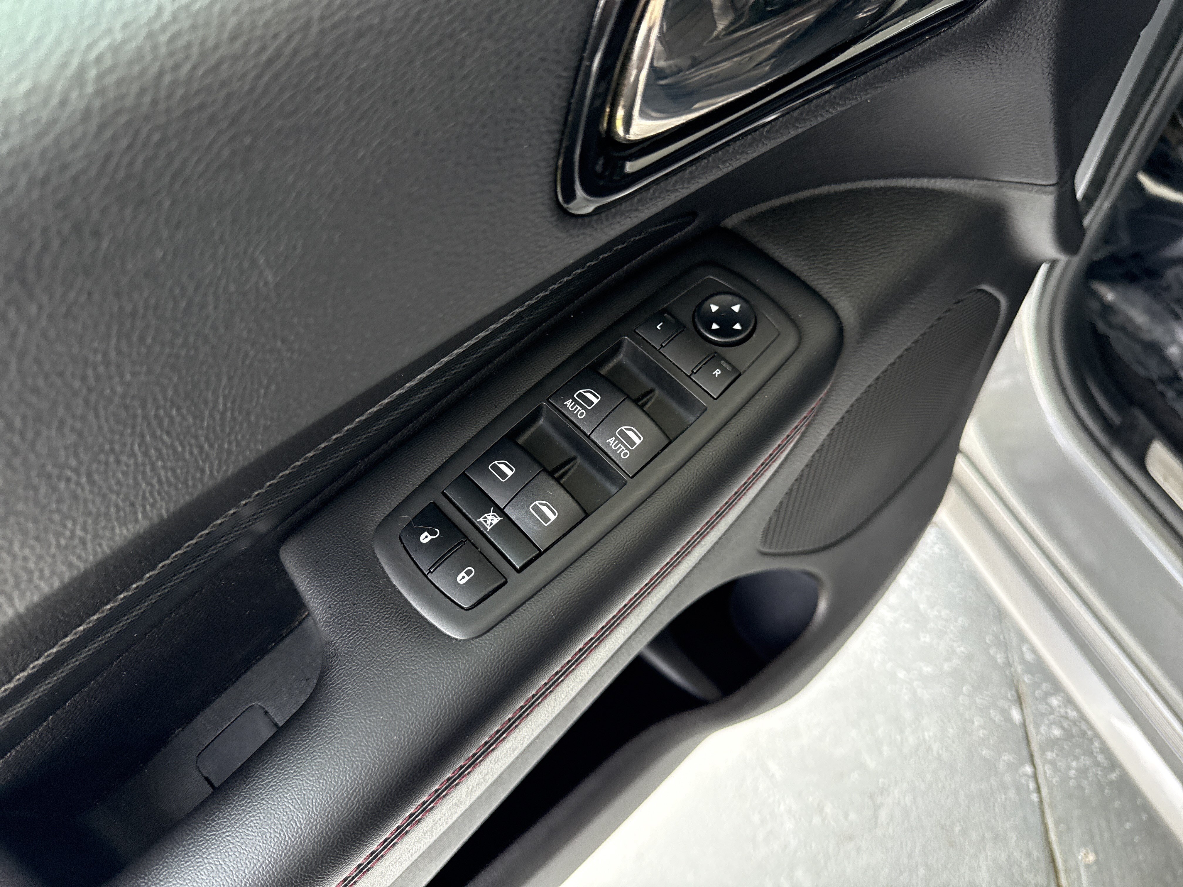 Used 2021 Dodge Durango R/T w/ Blacktop Package RWD image 15