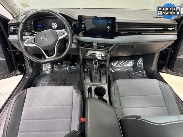 Used 2025 Volkswagen Jetta SE image 14