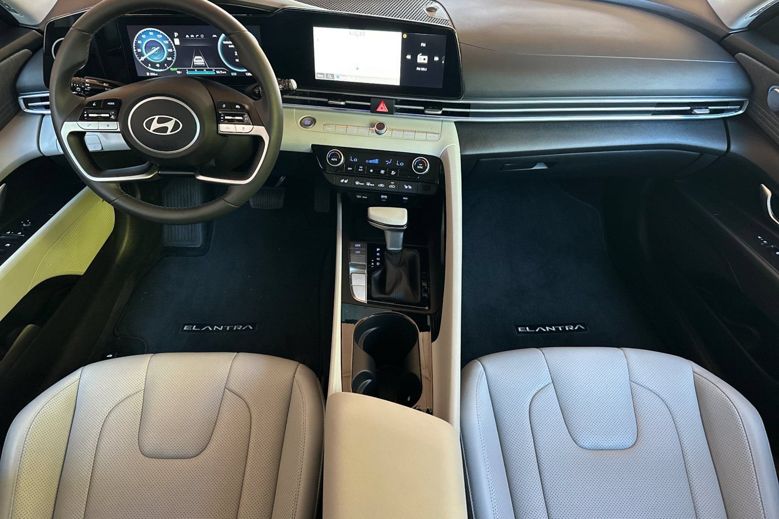 Used 2025 Hyundai Elantra Limited FWD image 17