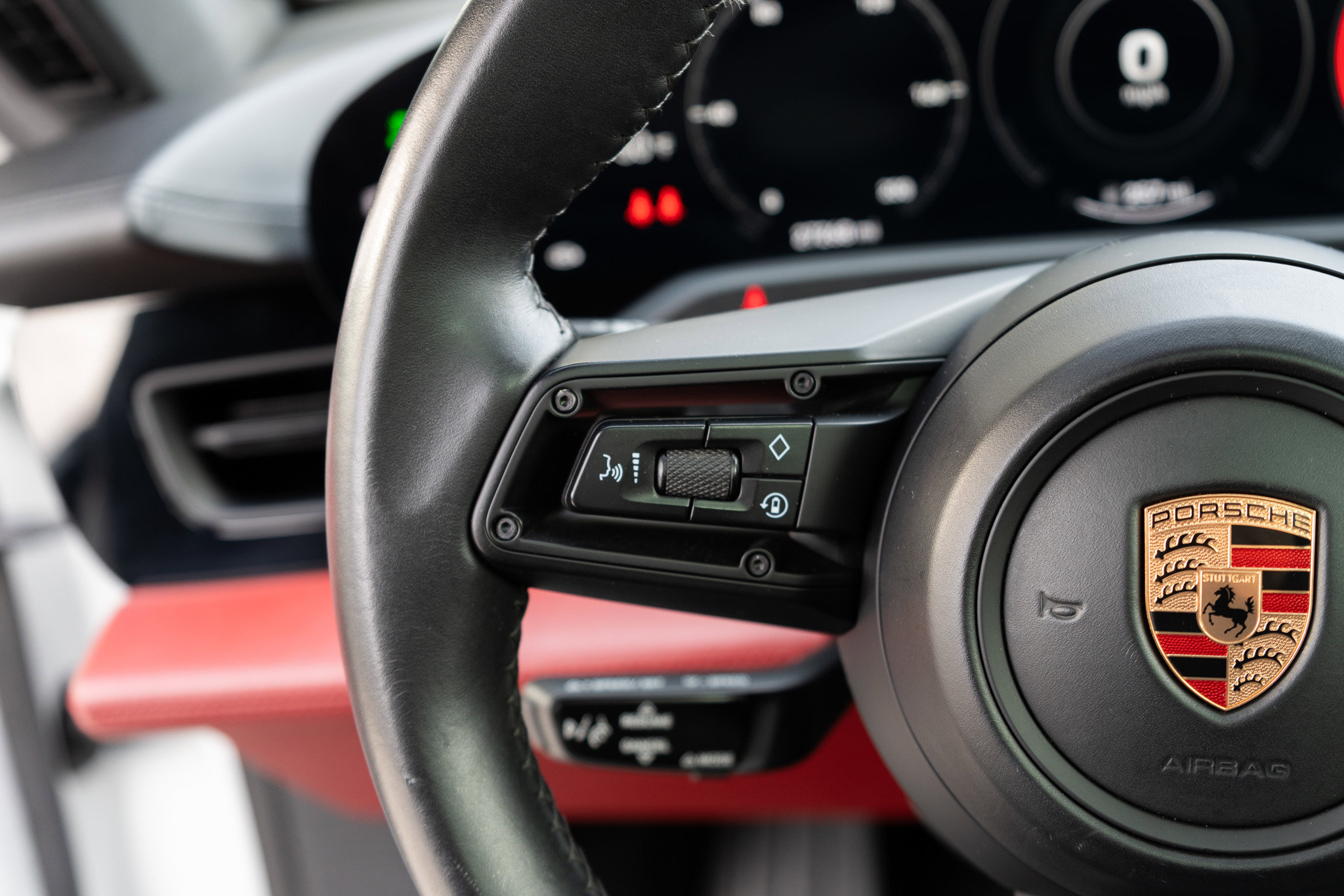 Used 2020 Porsche Taycan 4S image 25