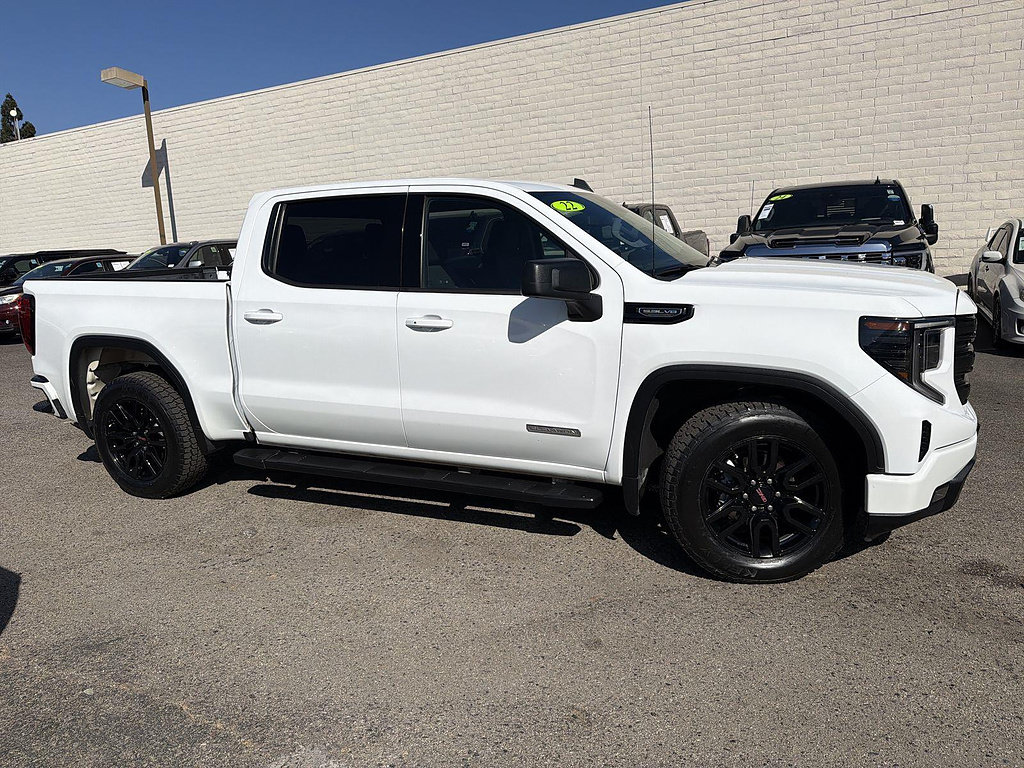 Used 2022 GMC Sierra 1500 Elevation w/ LPO, Elevation Black Package RWD image 4