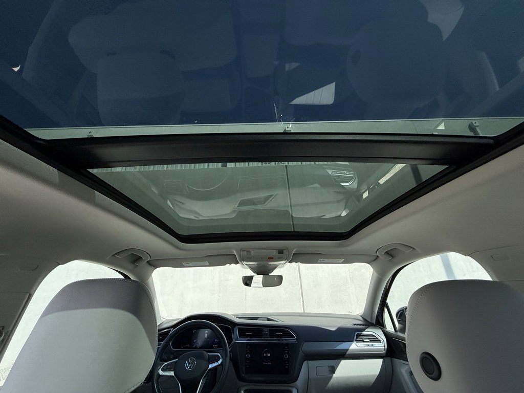 Certified 2023 Volkswagen Tiguan SE image 9