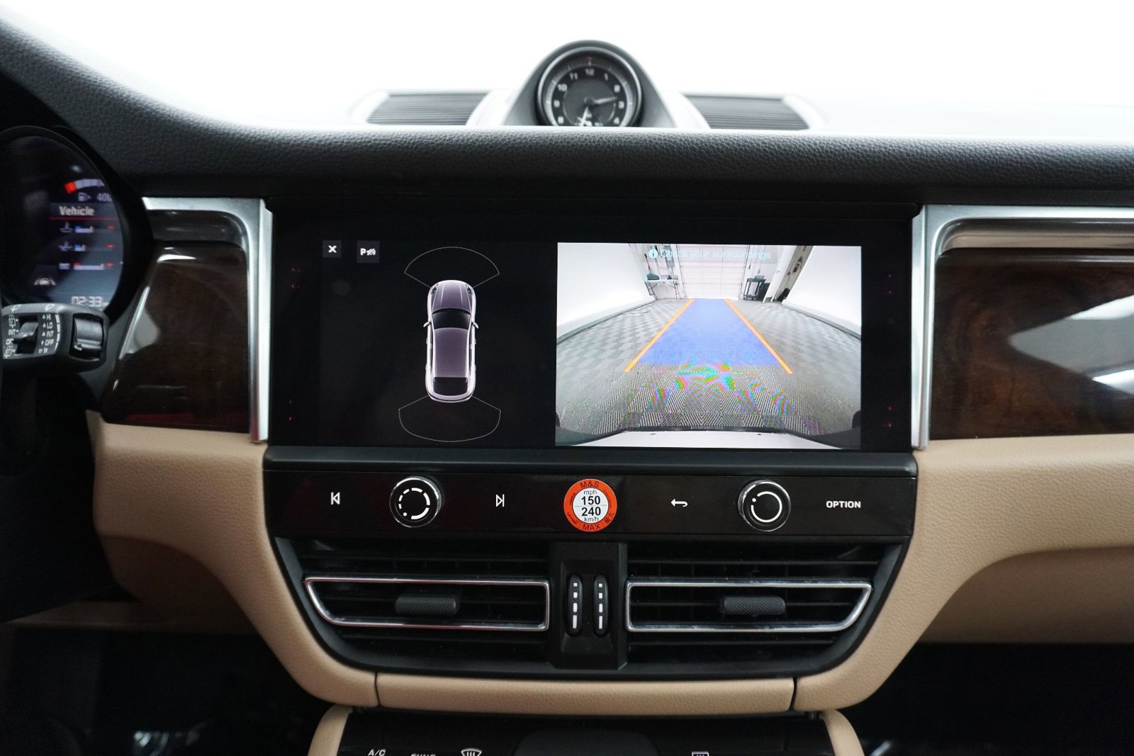 Certified 2023 Porsche Macan Turbo image 21