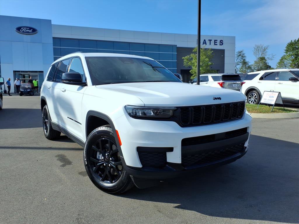Used 2024 Jeep Grand Cherokee L Laredo