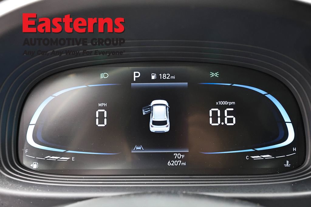 Used 2025 Hyundai Venue Limited FWD image 18