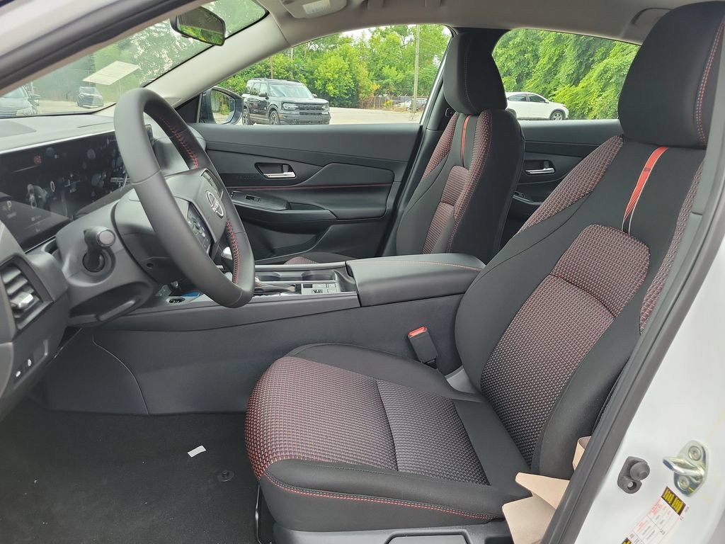 New 2027 Nissan Sentra SR w/ SR All Weather Package FWD image 5