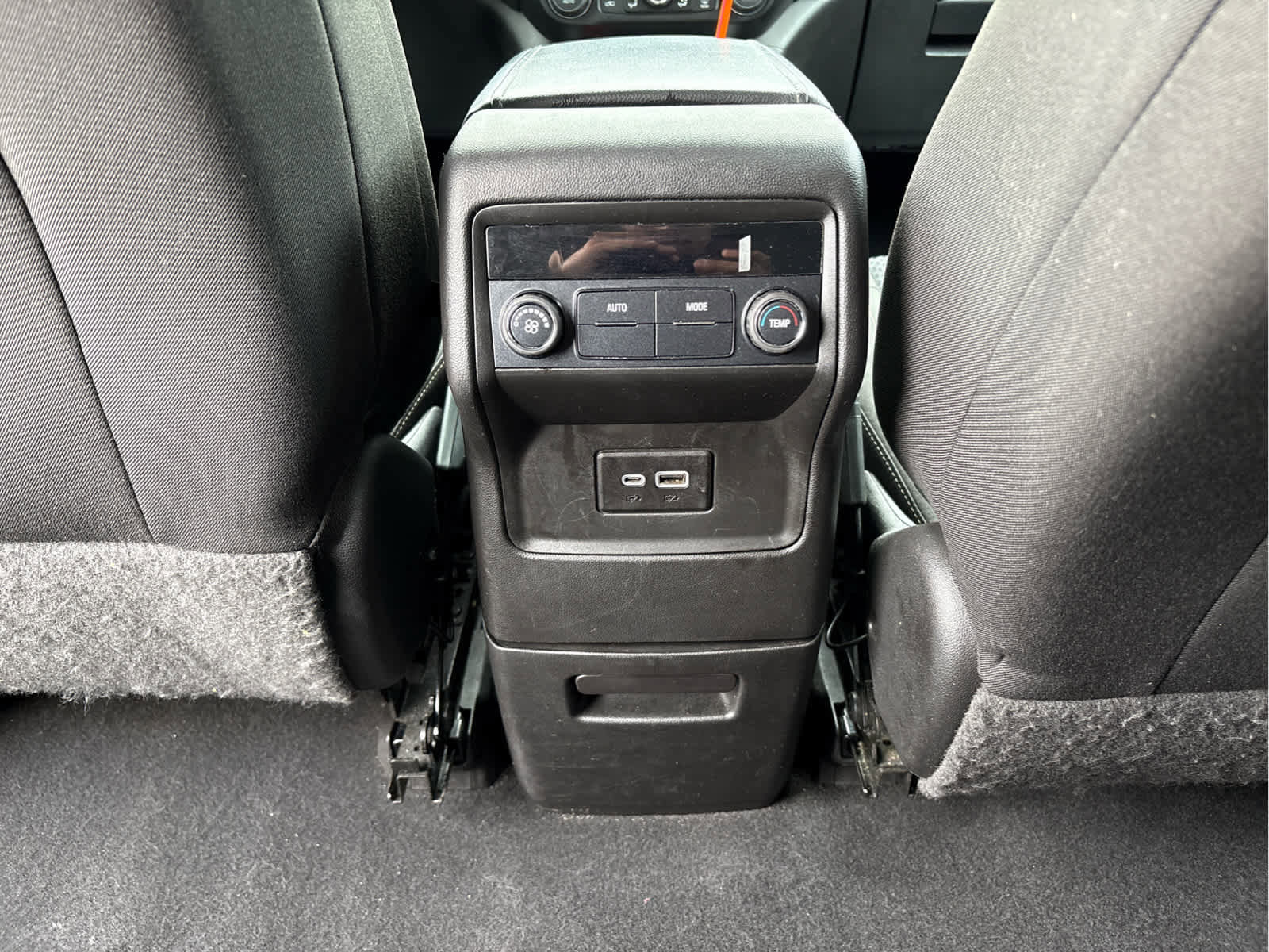 Used 2021 GMC Acadia SLE image 12