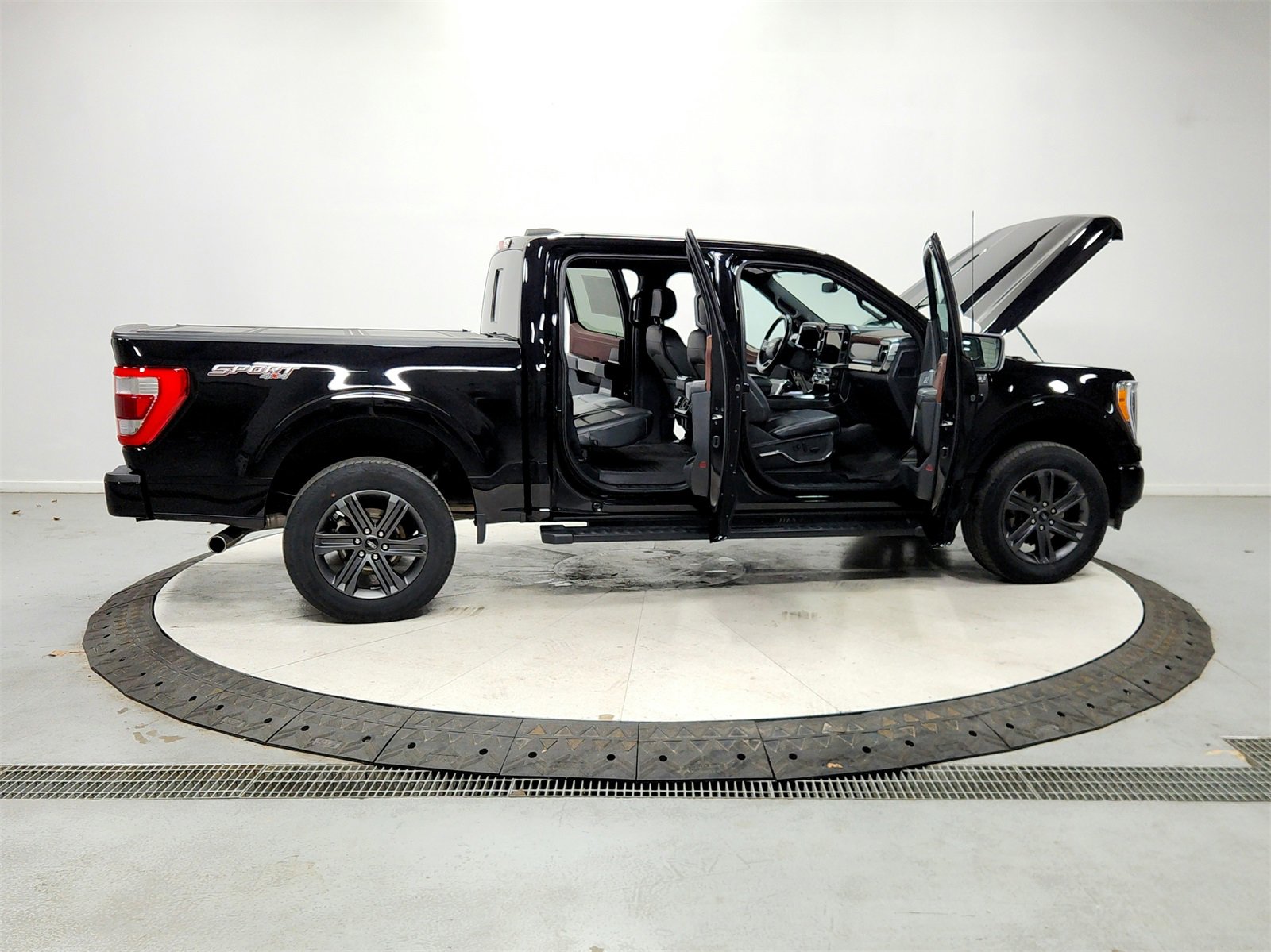 Used 2023 Ford F150 Lariat image 16