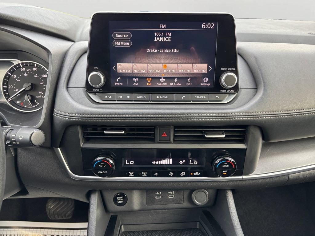 Used 2024 Nissan Rogue SV FWD image 18
