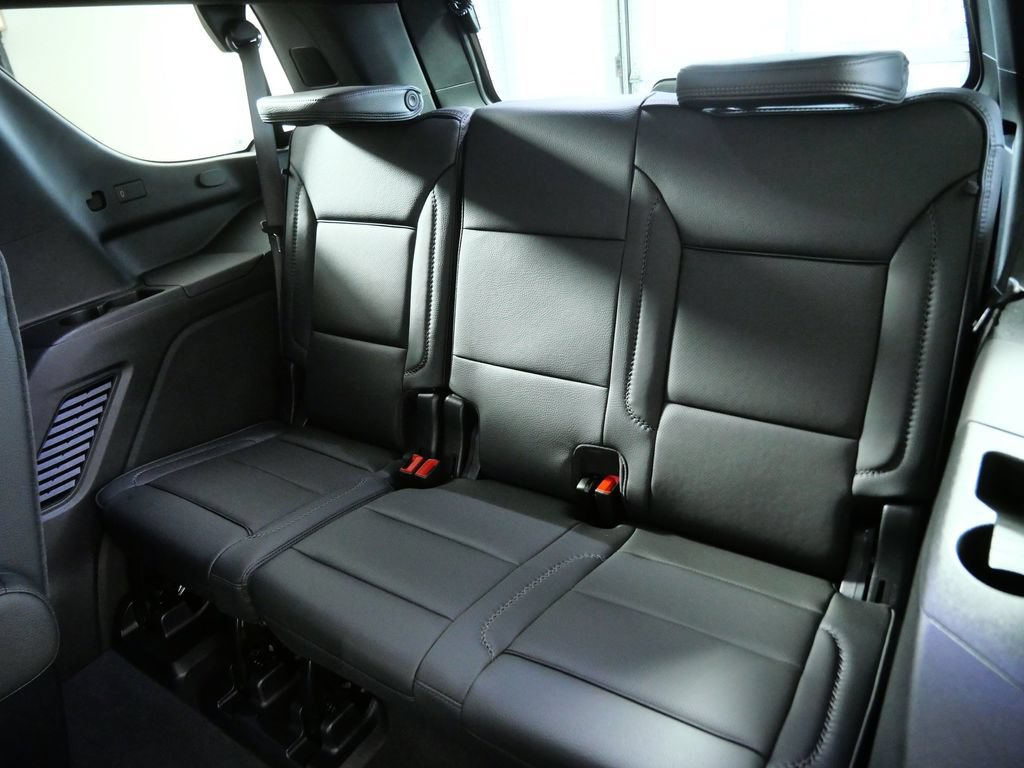 Used 2025 GMC Yukon Denali w/ Sun & Power Step Package AWD/4WD image 16
