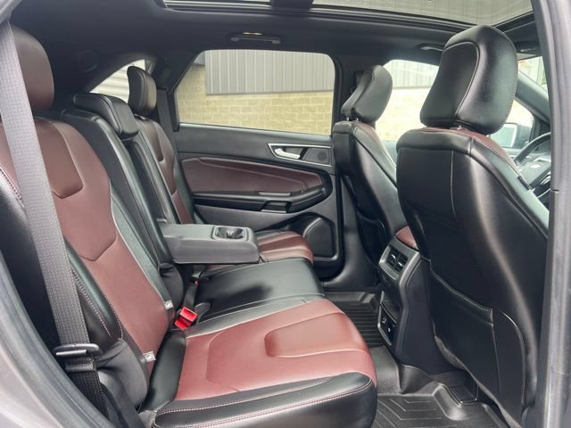 Used 2021 Ford Edge Titanium w/ Equipment Group 301A AWD/4WD image 14