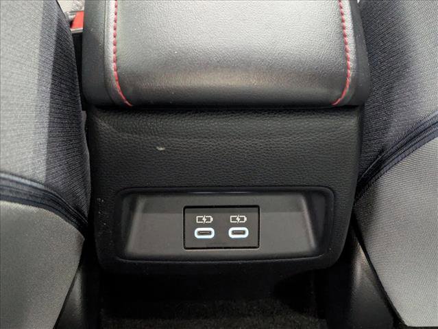 Used 2025 Toyota Corolla SE image 18