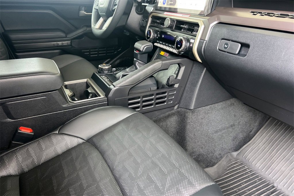 Certified 2025 Toyota Tacoma TRD Off-Road image 19
