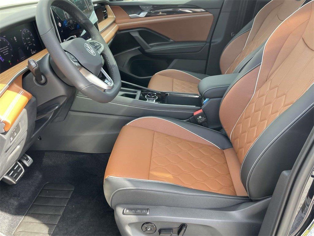 New 2025 Volkswagen Atlas SEL Premium R-Line AWD/4WD image 17