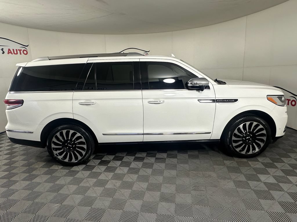 Used 2023 Lincoln Navigator Black Label AWD/4WD image 11