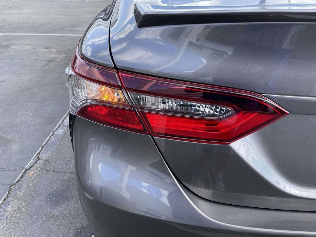 Used 2021 Toyota Camry SE image 20