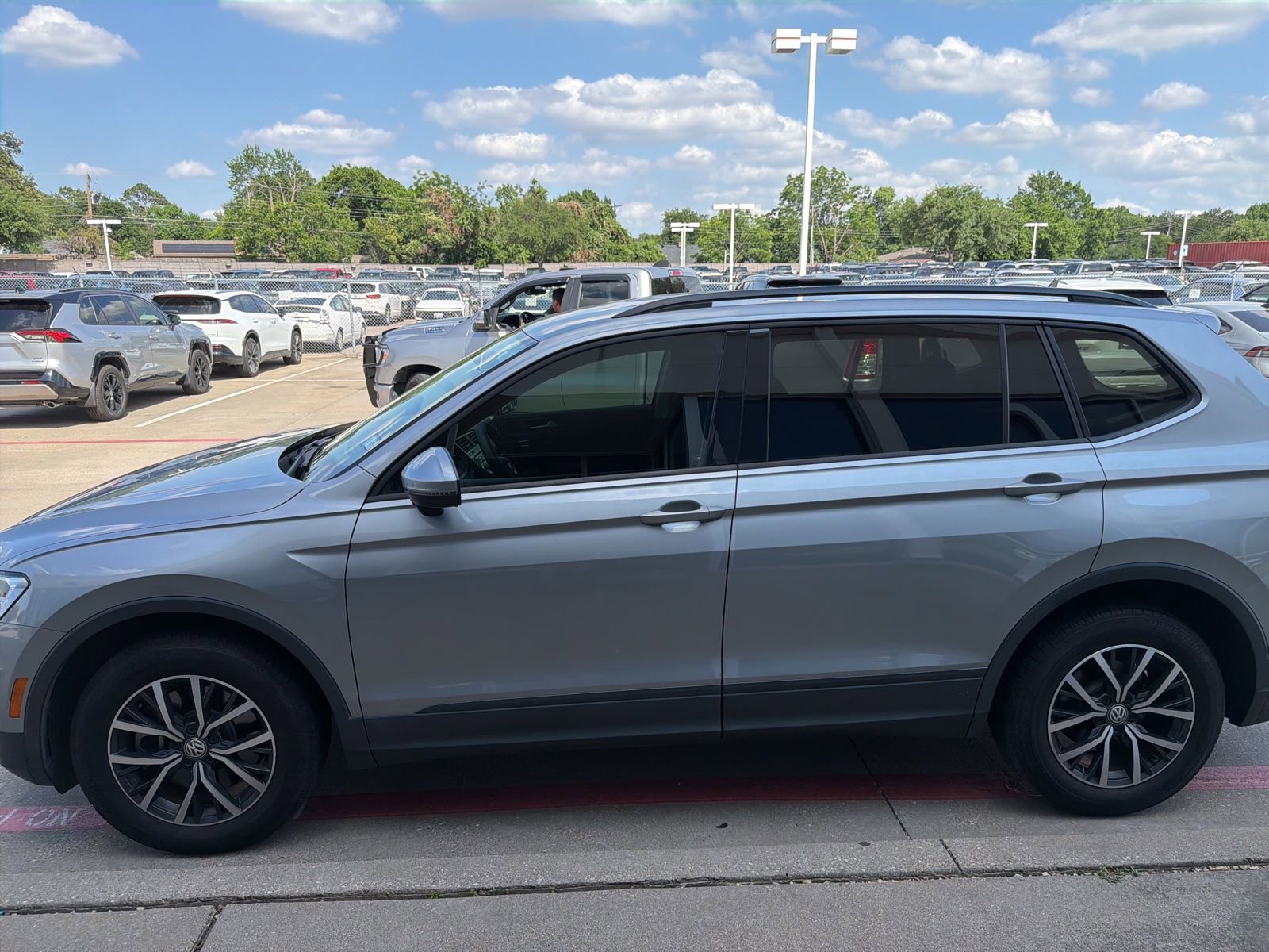 Used 2021 Volkswagen Tiguan S FWD image 5