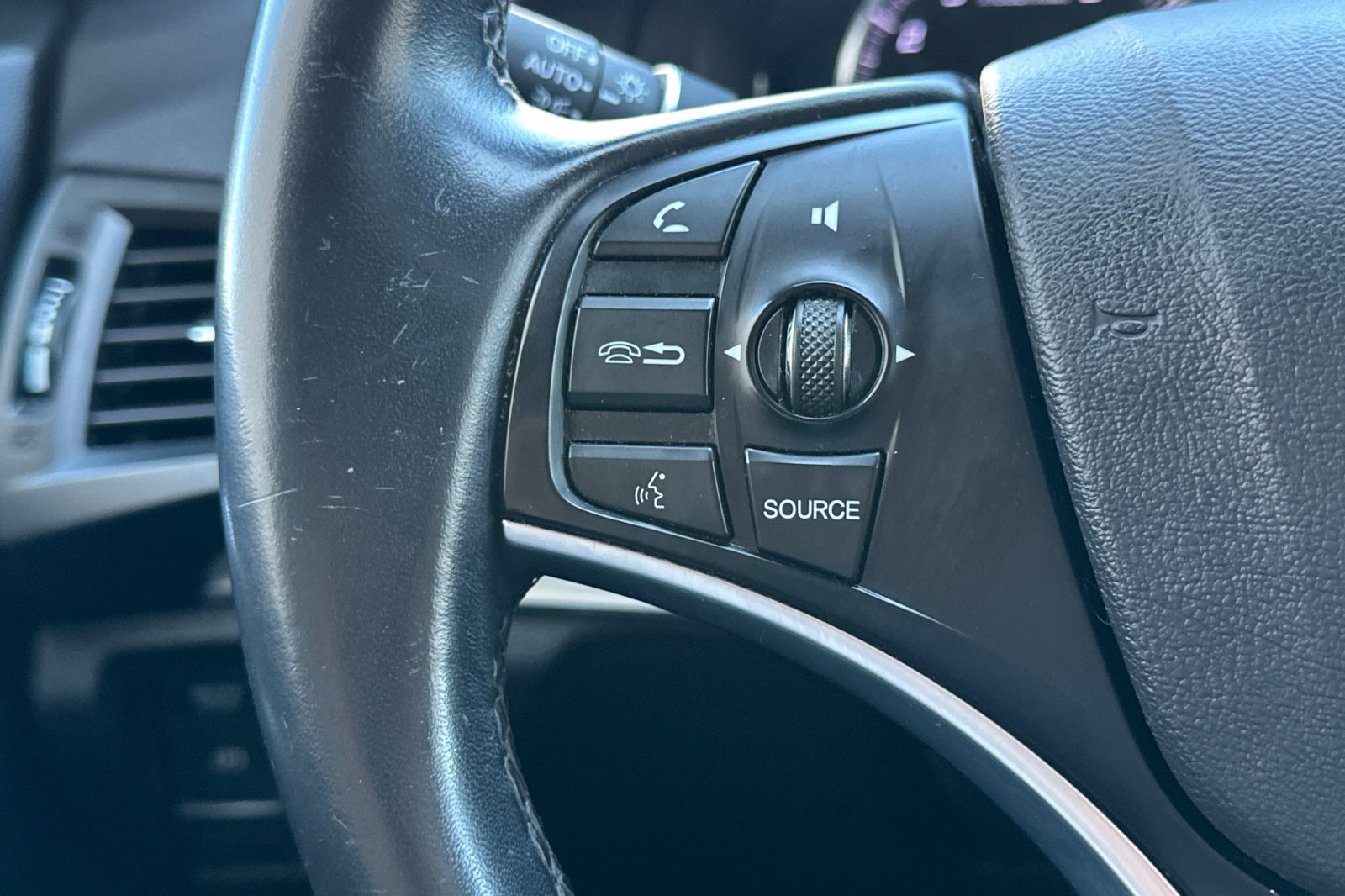 Used 2020 Acura MDX w/ Technology Package AWD/4WD image 36