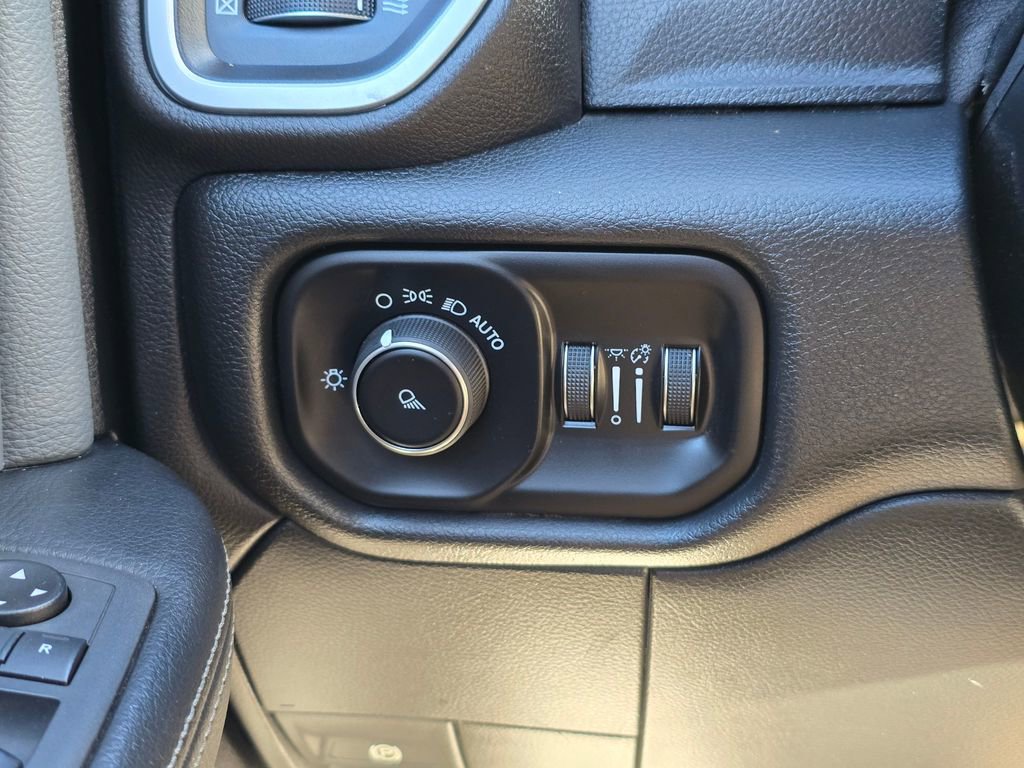 Used 2019 RAM 2500 Big Horn image 30