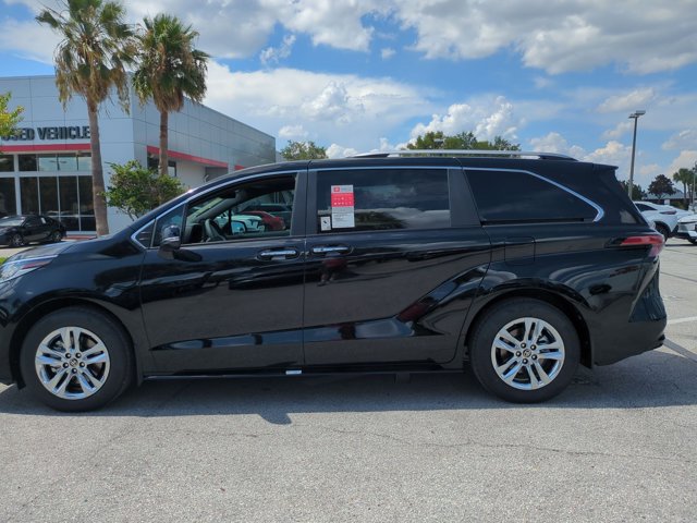 New 2026 Toyota Sienna Limited FWD image 5