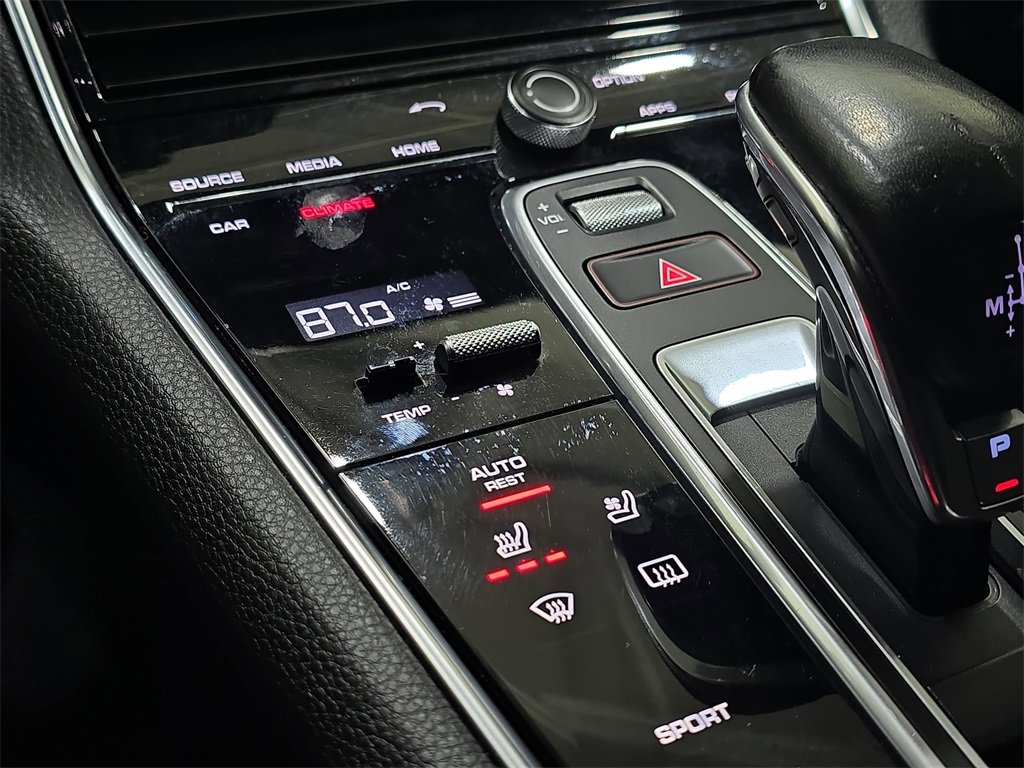 Used 2018 Porsche Panamera 4 image 26