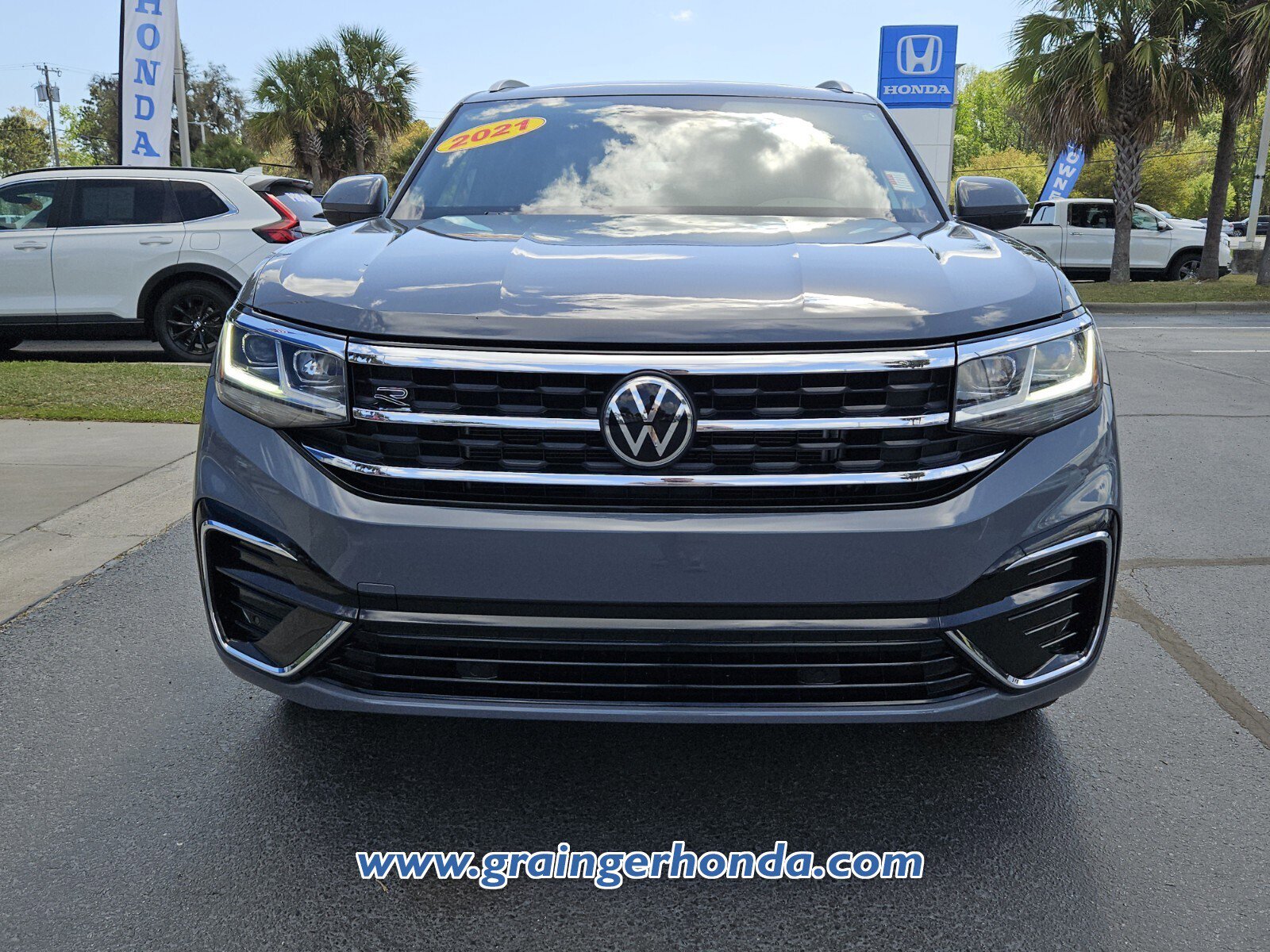 Used 2021 Volkswagen Atlas Cross Sport SE w/ Panoramic Sunroof Package image 8