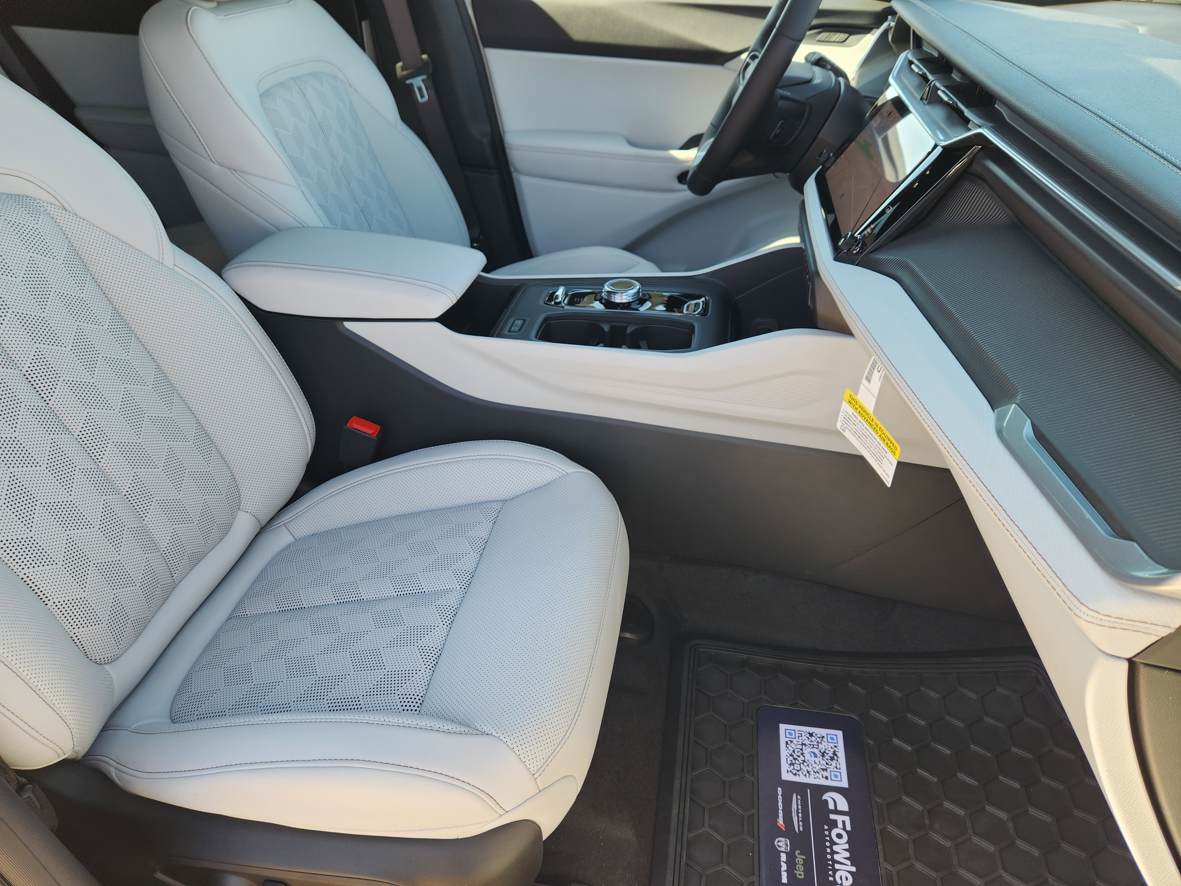 New 2026 Jeep Cherokee Overland w/ Advanced Pro Tech Group AWD/4WD image 11