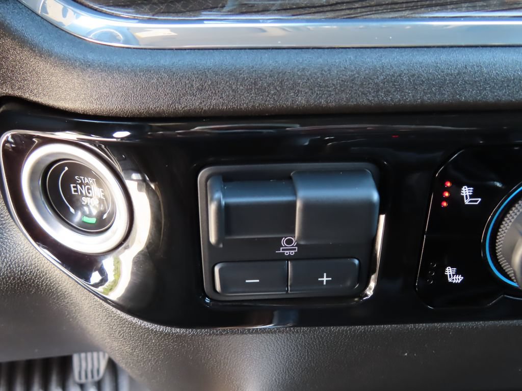 Used 2024 Chevrolet Silverado 1500 RST w/ Convenience Package II AWD/4WD image 7
