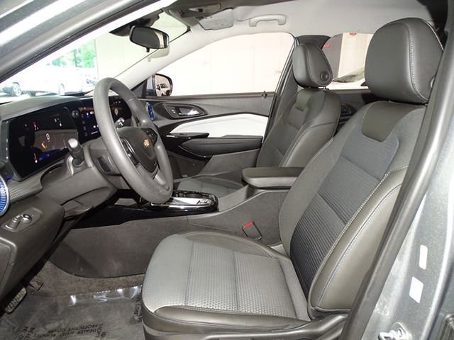 Used 2024 Chevrolet Trax LT image 10