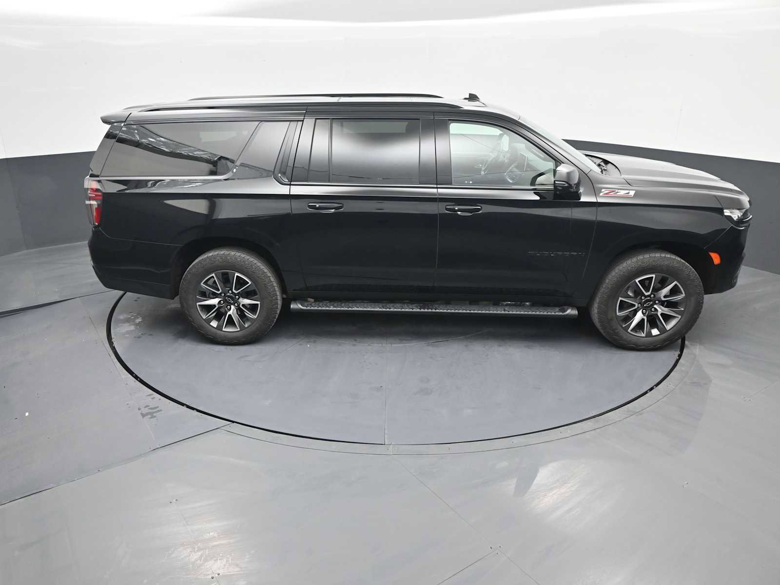 Used 2024 Chevrolet Suburban Z71 w/ Luxury Package image 35