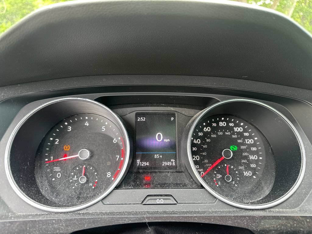 Used 2019 Volkswagen Tiguan SE w/ Panoramic Sunroof Package FWD image 14