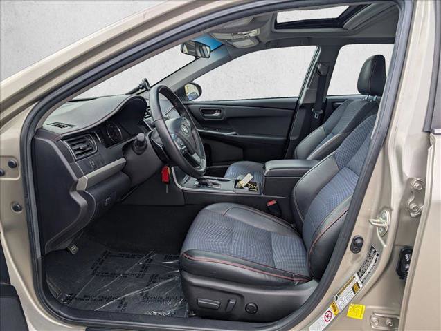 Used 2015 Toyota Camry SE w/ Moonroof Package image 15