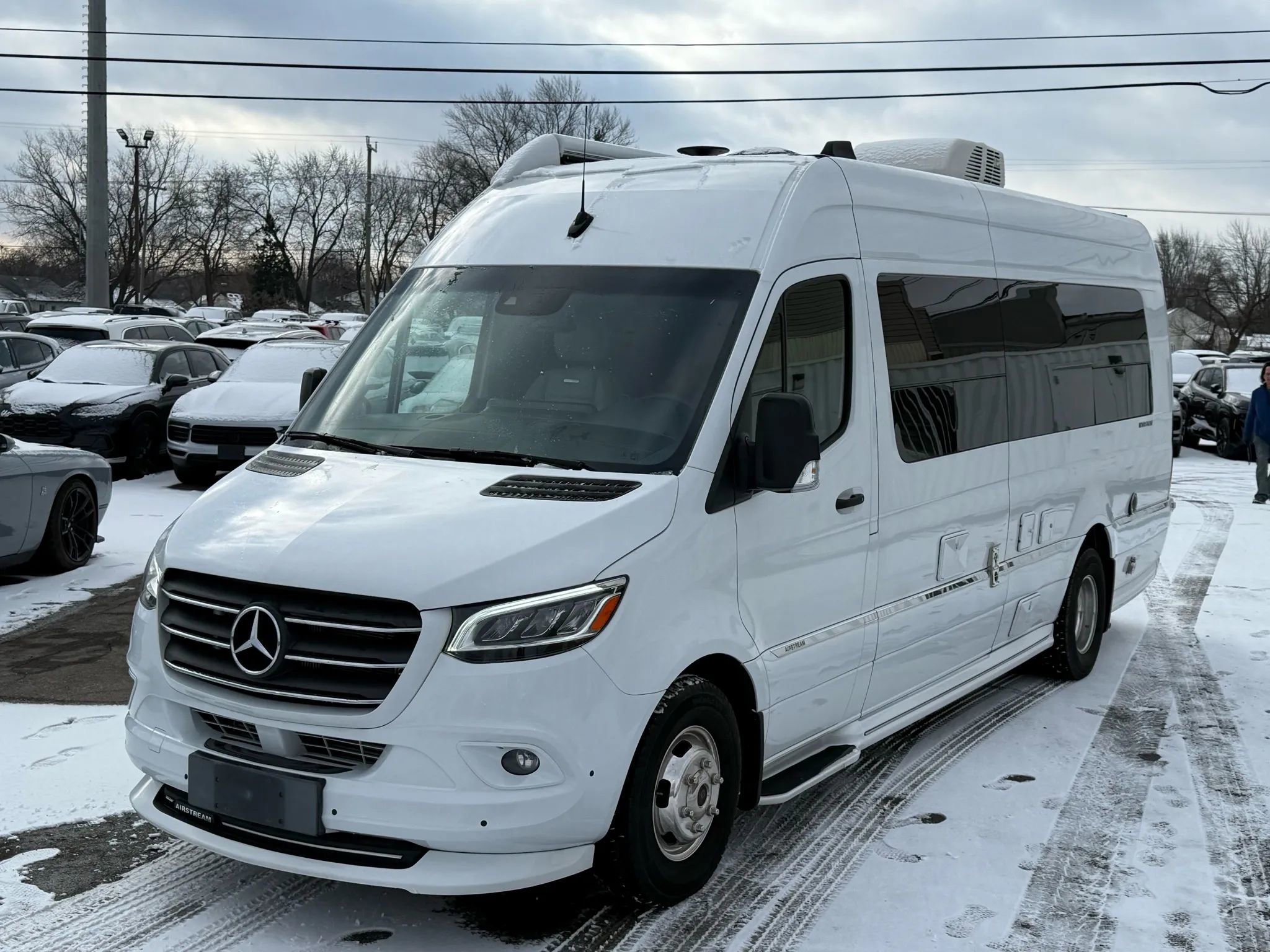 Used 2022 Mercedes-Benz Sprinter 3500 w/ Parking Package image 5