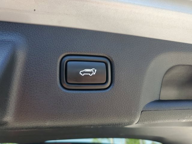 Used 2022 Hyundai Palisade SEL w/ 8P Bench Seat Package FWD image 12