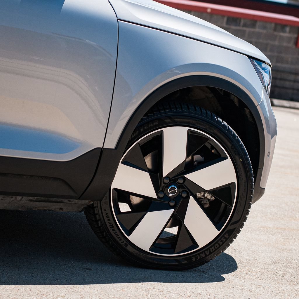 Certified 2023 Volvo XC40 Recharge Ultimate AWD/4WD image 7