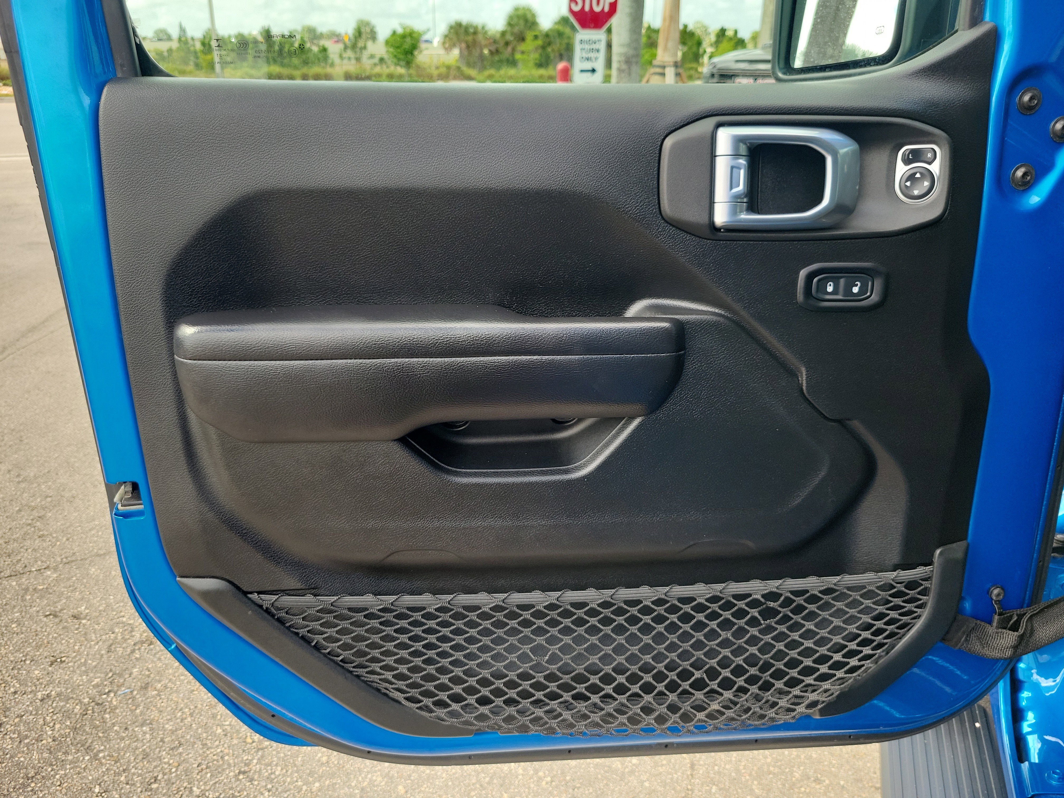 Used 2021 Jeep Gladiator Sport image 21