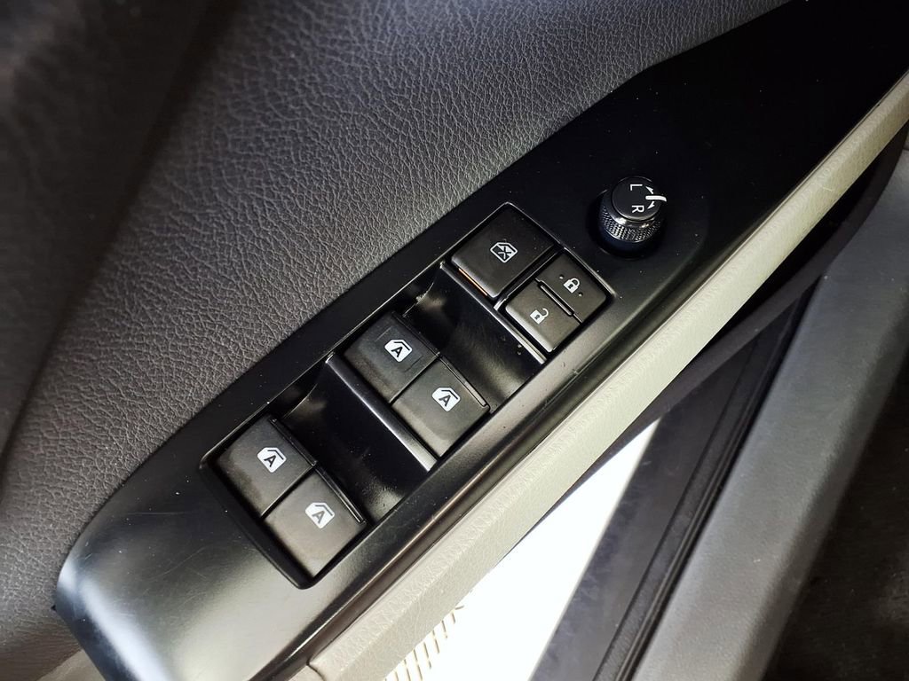 Used 2019 Toyota Camry LE FWD image 25