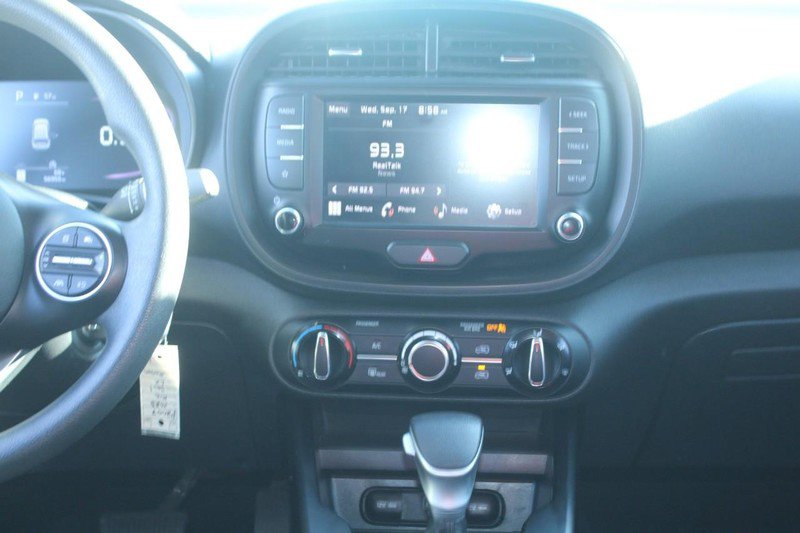 Used 2023 Kia Soul LX image 15