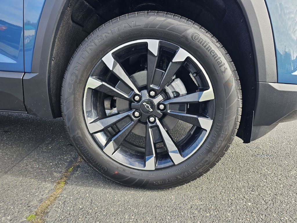New 2027 Chevrolet Equinox RS w/ Safety and Technology Package AWD/4WD image 9