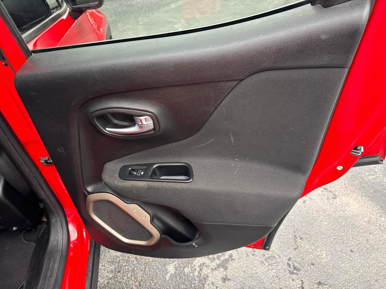 Used 2017 Jeep Renegade Sport w/ Power & Air Group image 10