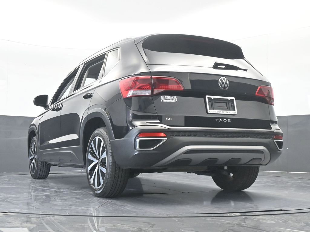 Used 2024 Volkswagen Taos SE image 59