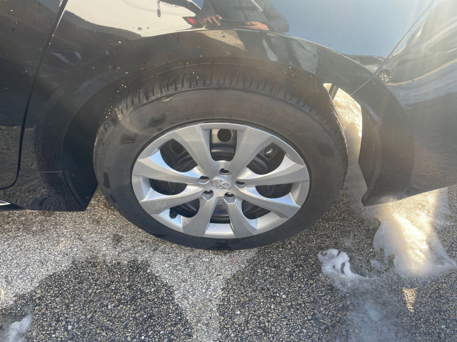 Used 2025 Toyota Corolla LE image 30