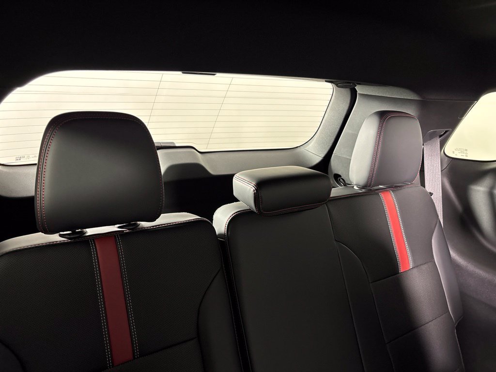 New 2027 Chevrolet Traverse RS w/ LPO, Floor Liner Package AWD/4WD image 17