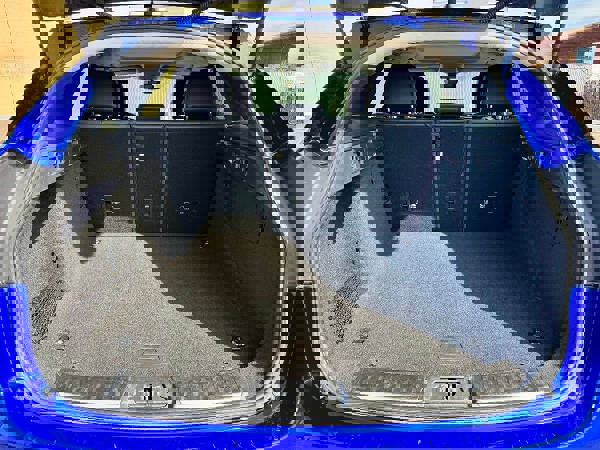 Used 2020 Jaguar F-PACE Premium image 19