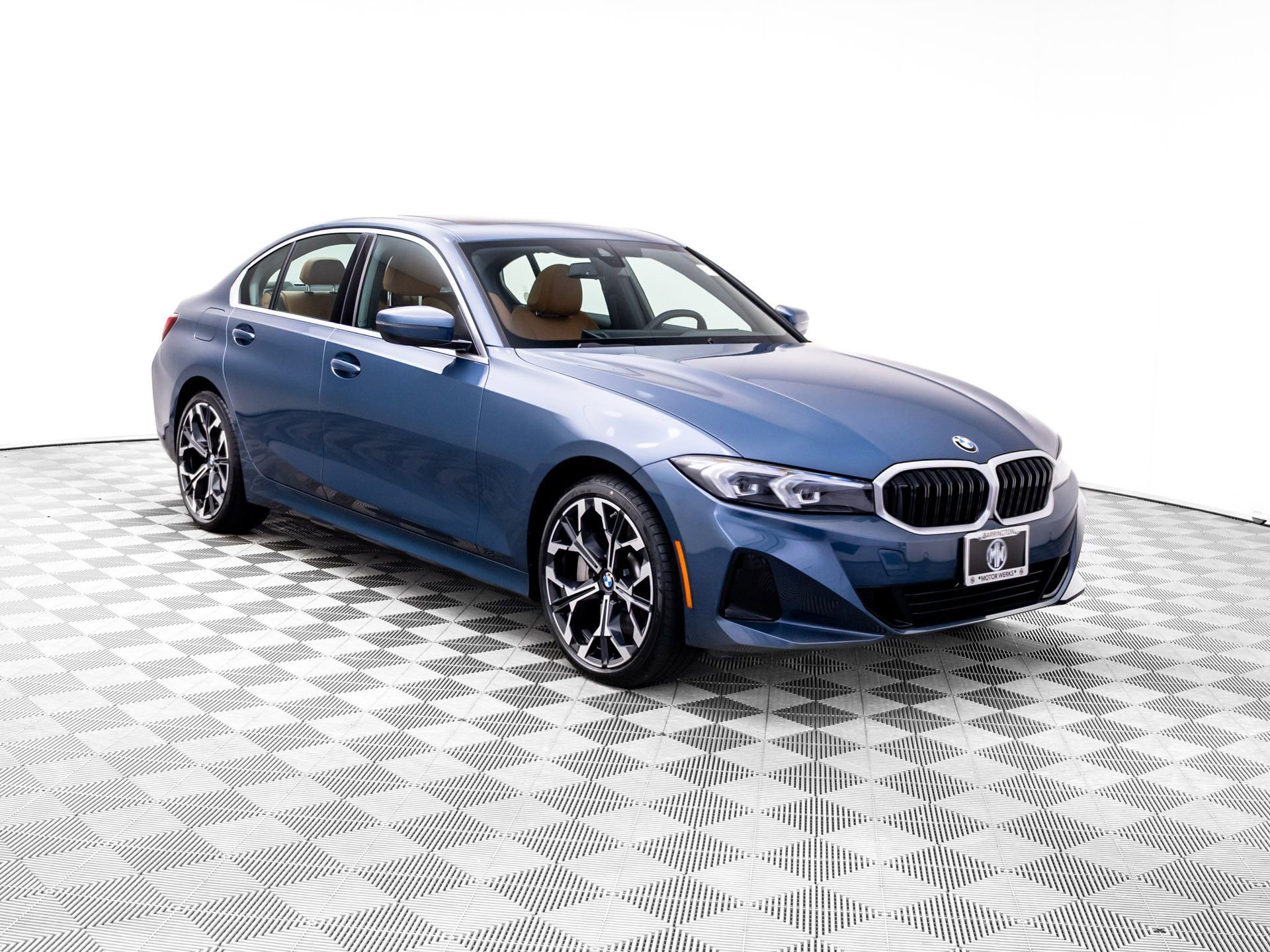 Certified 2025 BMW 330i xDrive Sedan AWD/4WD image 8