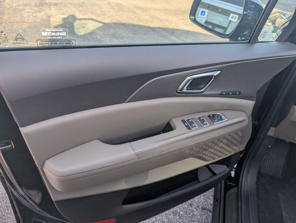 New 2026 Kia Carnival EX FWD image 12
