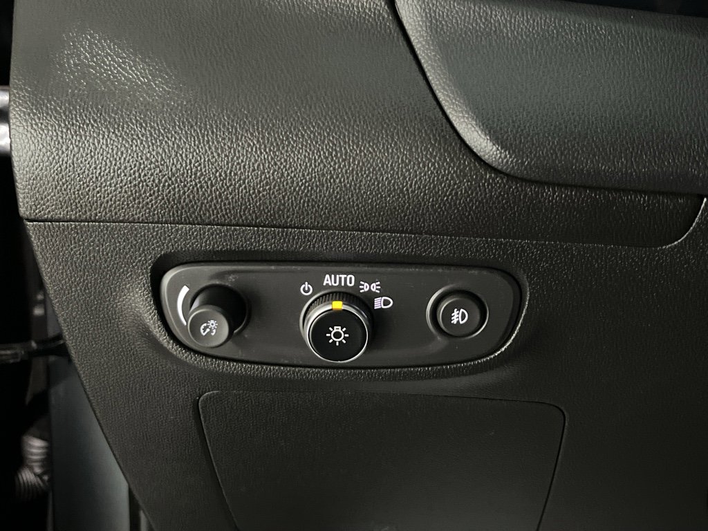 Used 2021 Buick Encore GX Essence w/ Sport Touring Package image 20